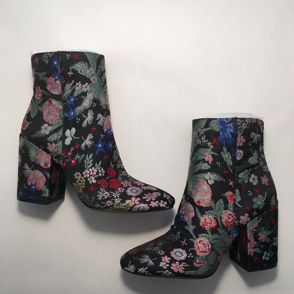 Vince Camuto Shoes - FINAL PRICE DROP💕 Vince Camuto Destilly Boot